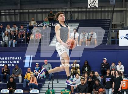 Thumbnail 1 in Metro Sports KC All-Star Game Dunk Contest photogallery.