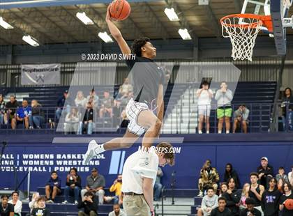 Thumbnail 3 in Metro Sports KC All-Star Game Dunk Contest photogallery.