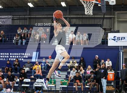 Thumbnail 2 in Metro Sports KC All-Star Game Dunk Contest photogallery.