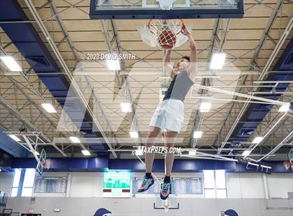 Thumbnail 3 in Metro Sports KC All-Star Game Dunk Contest photogallery.