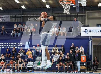 Thumbnail 2 in Metro Sports KC All-Star Game Dunk Contest photogallery.
