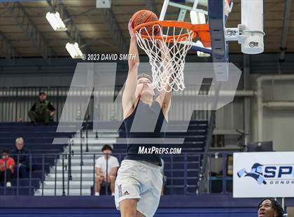 Thumbnail 2 in Metro Sports KC All-Star Game Dunk Contest photogallery.