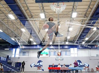 Thumbnail 2 in Metro Sports KC All-Star Game Dunk Contest photogallery.