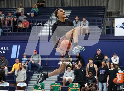 Thumbnail 1 in Metro Sports KC All-Star Game Dunk Contest photogallery.
