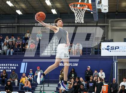 Thumbnail 3 in Metro Sports KC All-Star Game Dunk Contest photogallery.
