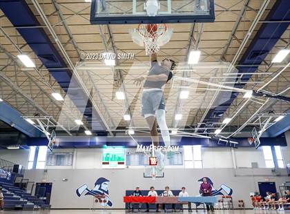 Thumbnail 3 in Metro Sports KC All-Star Game Dunk Contest photogallery.