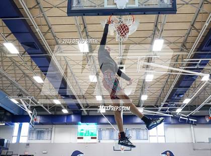 Thumbnail 1 in Metro Sports KC All-Star Game Dunk Contest photogallery.