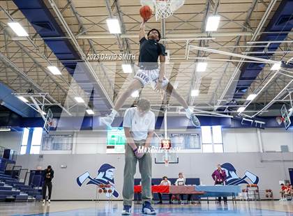 Thumbnail 3 in Metro Sports KC All-Star Game Dunk Contest photogallery.