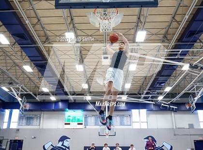 Thumbnail 2 in Metro Sports KC All-Star Game Dunk Contest photogallery.