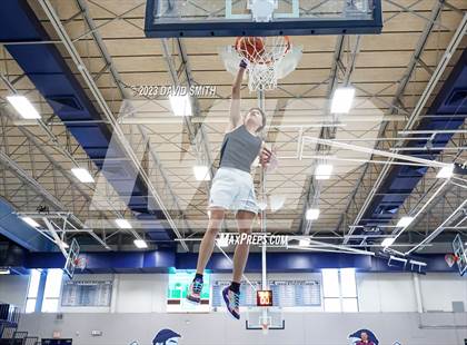 Thumbnail 2 in Metro Sports KC All-Star Game Dunk Contest photogallery.