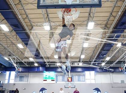 Thumbnail 2 in Metro Sports KC All-Star Game Dunk Contest photogallery.