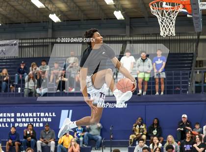 Thumbnail 3 in Metro Sports KC All-Star Game Dunk Contest photogallery.