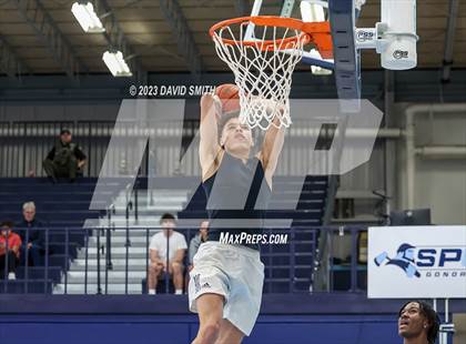 Thumbnail 3 in Metro Sports KC All-Star Game Dunk Contest photogallery.