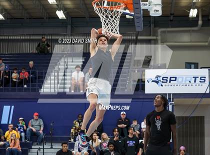 Thumbnail 2 in Metro Sports KC All-Star Game Dunk Contest photogallery.