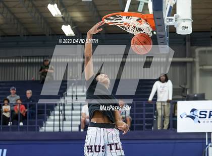 Thumbnail 1 in Metro Sports KC All-Star Game Dunk Contest photogallery.