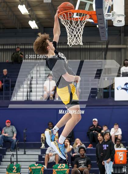 Thumbnail 3 in Metro Sports KC All-Star Game Dunk Contest photogallery.