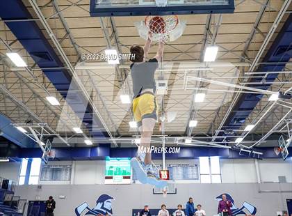 Thumbnail 1 in Metro Sports KC All-Star Game Dunk Contest photogallery.