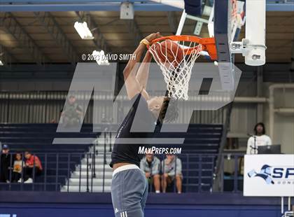 Thumbnail 1 in Metro Sports KC All-Star Game Dunk Contest photogallery.