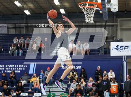 Thumbnail 3 in Metro Sports KC All-Star Game Dunk Contest photogallery.