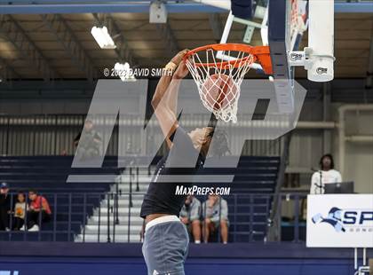 Thumbnail 2 in Metro Sports KC All-Star Game Dunk Contest photogallery.
