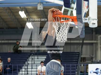 Thumbnail 3 in Metro Sports KC All-Star Game Dunk Contest photogallery.