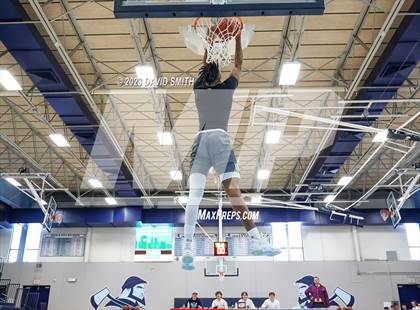 Thumbnail 3 in Metro Sports KC All-Star Game Dunk Contest photogallery.