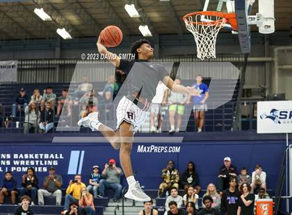 Thumbnail 2 in Metro Sports KC All-Star Game Dunk Contest photogallery.