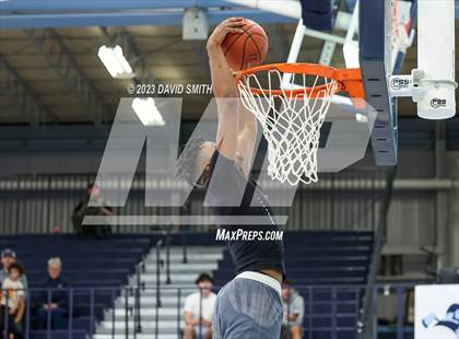 Thumbnail 2 in Metro Sports KC All-Star Game Dunk Contest photogallery.