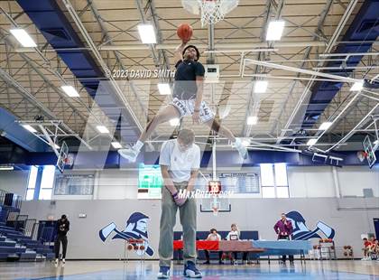 Thumbnail 2 in Metro Sports KC All-Star Game Dunk Contest photogallery.