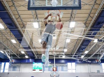 Thumbnail 2 in Metro Sports KC All-Star Game Dunk Contest photogallery.
