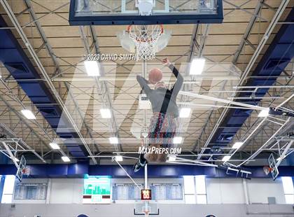 Thumbnail 1 in Metro Sports KC All-Star Game Dunk Contest photogallery.