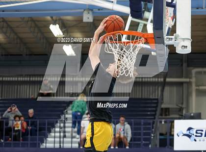 Thumbnail 2 in Metro Sports KC All-Star Game Dunk Contest photogallery.