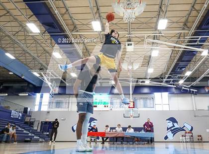 Thumbnail 2 in Metro Sports KC All-Star Game Dunk Contest photogallery.