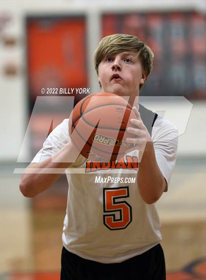 Thumbnail 2 in Grand Saline vs Canton (B-Team) photogallery.
