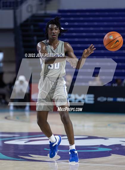 Thumbnail 1 in Vashon vs Newton (City of Palms Classic) photogallery.