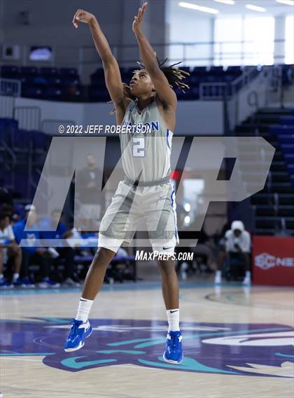 Thumbnail 2 in Vashon vs Newton (City of Palms Classic) photogallery.