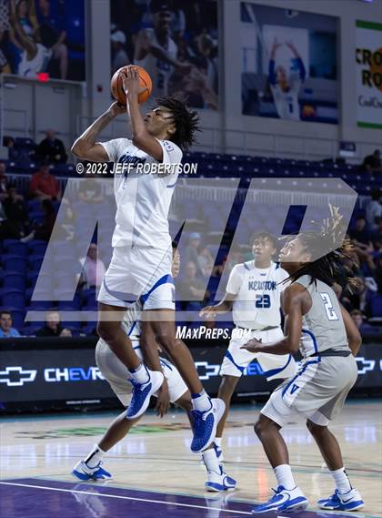 Thumbnail 2 in Vashon vs Newton (City of Palms Classic) photogallery.