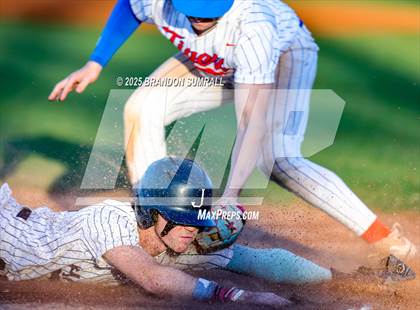 Thumbnail 3 in Chilton County vs Jemison (Chilton County Tournament Semifinal) photogallery.