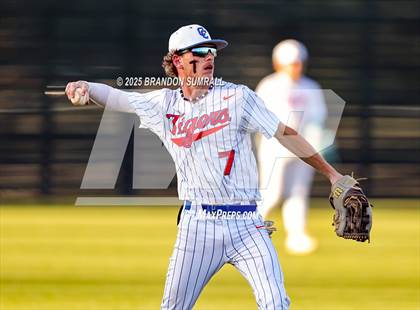 Thumbnail 1 in Chilton County vs Jemison (Chilton County Tournament Semifinal) photogallery.