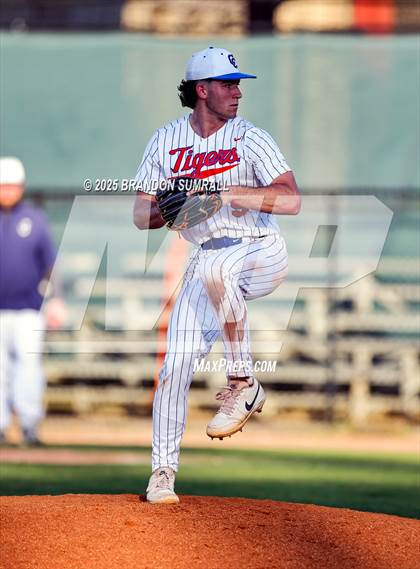 Thumbnail 3 in Chilton County vs Jemison (Chilton County Tournament Semifinal) photogallery.