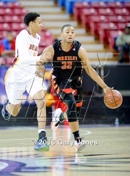 Thumbnail 2 in Berkeley vs. Menlo-Atherton (CIF NorCal Regional D1 Final) photogallery.