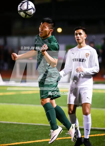 Thumbnail 2 in De La Salle vs. Berkeley (CIF NCS D1 Final) photogallery.