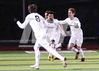 Thumbnail 3 in De La Salle vs. Berkeley (CIF NCS D1 Final) photogallery.