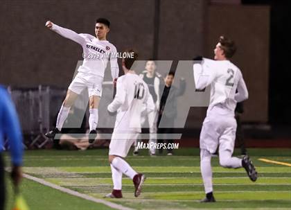 Thumbnail 1 in De La Salle vs. Berkeley (CIF NCS D1 Final) photogallery.