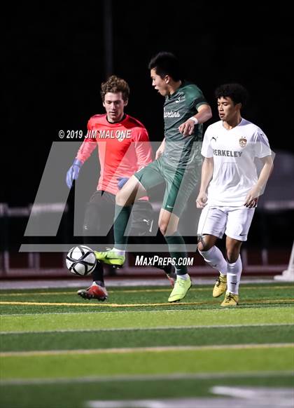 Thumbnail 1 in De La Salle vs. Berkeley (CIF NCS D1 Final) photogallery.