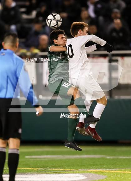 Thumbnail 1 in De La Salle vs. Berkeley (CIF NCS D1 Final) photogallery.