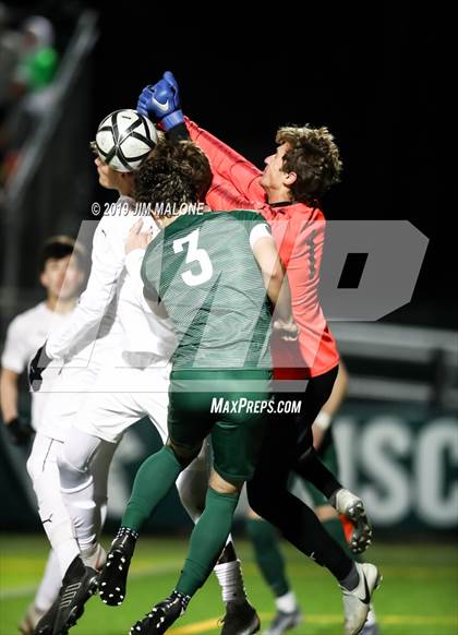 Thumbnail 2 in De La Salle vs. Berkeley (CIF NCS D1 Final) photogallery.