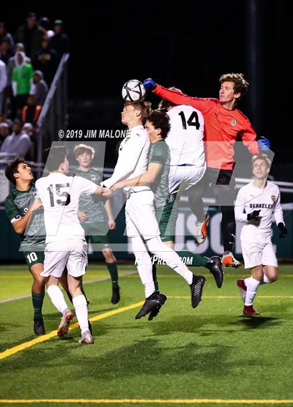 Thumbnail 3 in De La Salle vs. Berkeley (CIF NCS D1 Final) photogallery.