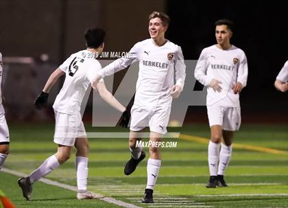 Thumbnail 1 in De La Salle vs. Berkeley (CIF NCS D1 Final) photogallery.