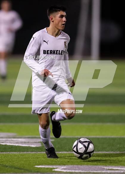 Thumbnail 3 in De La Salle vs. Berkeley (CIF NCS D1 Final) photogallery.